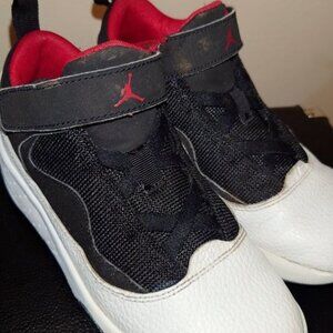 Nike Jordan Max Aura GS White Black Kids Sneakers Size 1Y CN8095-100